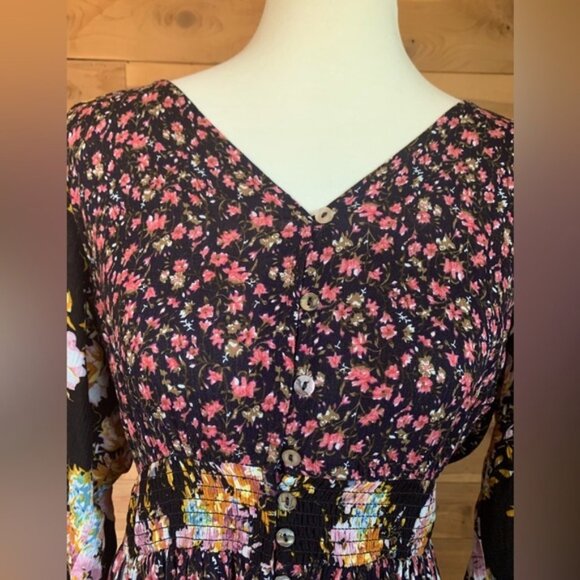 Boutique ODDY NWT Floral Boho Festival Patchwork Shark Hem Dress Size Large - Picture 2 of 6